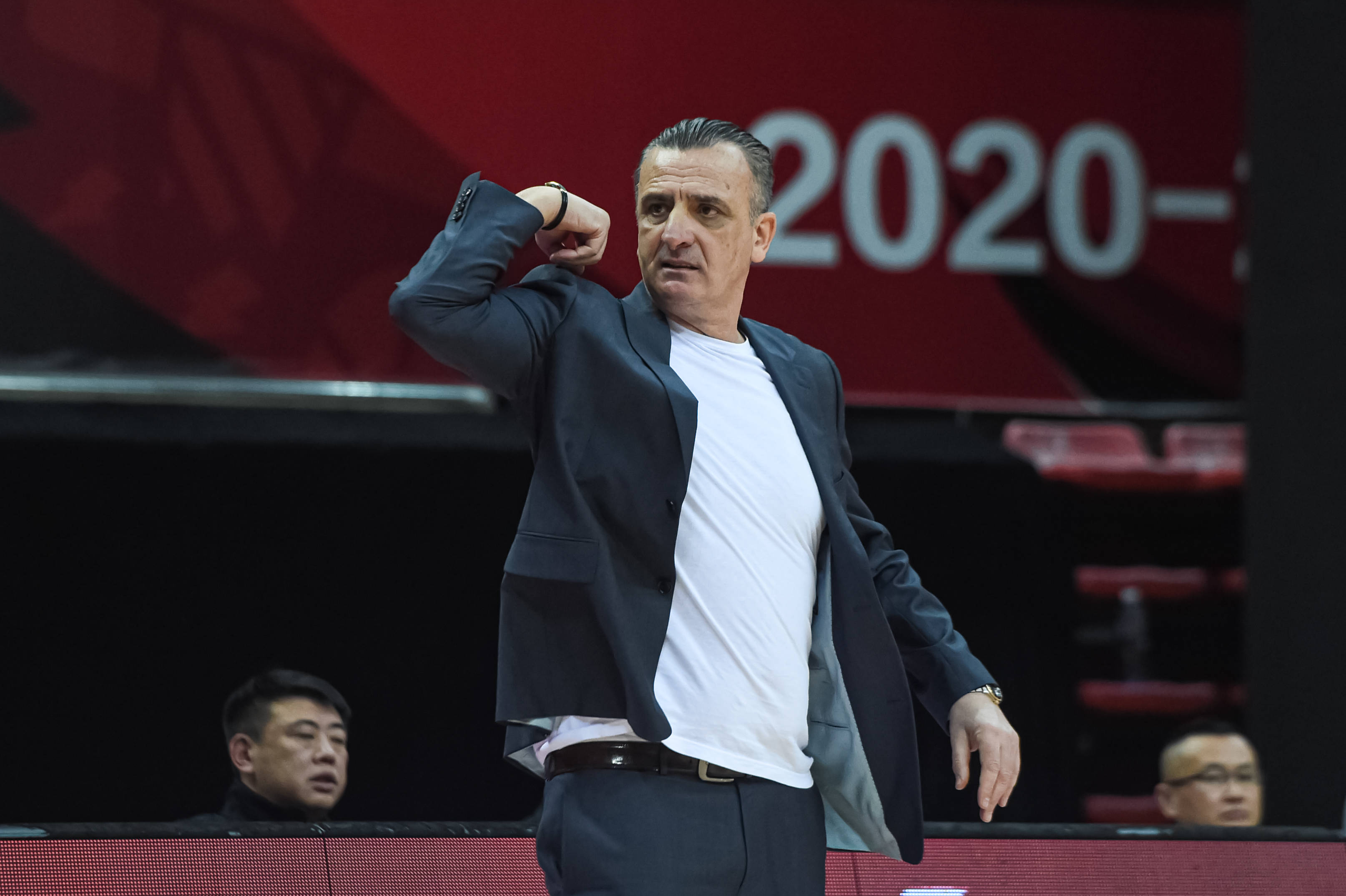 冲刺阶段山东男篮调整名单以备德甲；防线松动环节打磨；信心回归；更衣室氛围转暖的简单介绍-星空体育