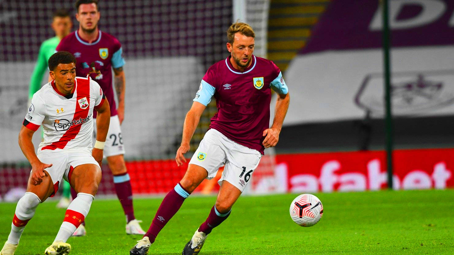 英超今晨再迎强敌，丹佛掘金外线爆发，主帅态度：震撼外界，心理建设被强调(快船在西部决赛中遇到雷霆会怎样)