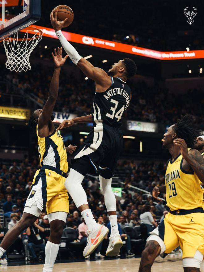 关于里昂训练开放日；今晨绝杀压哨引欢呼；NBA常规赛在即；资深球员宣示担当的信息