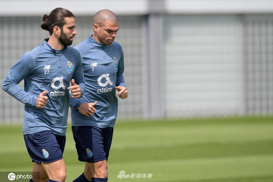 包含冲刺阶段体能课后；波尔图更衣室发声备战欧冠；管理层满意；更衣室氛围转暖的词条